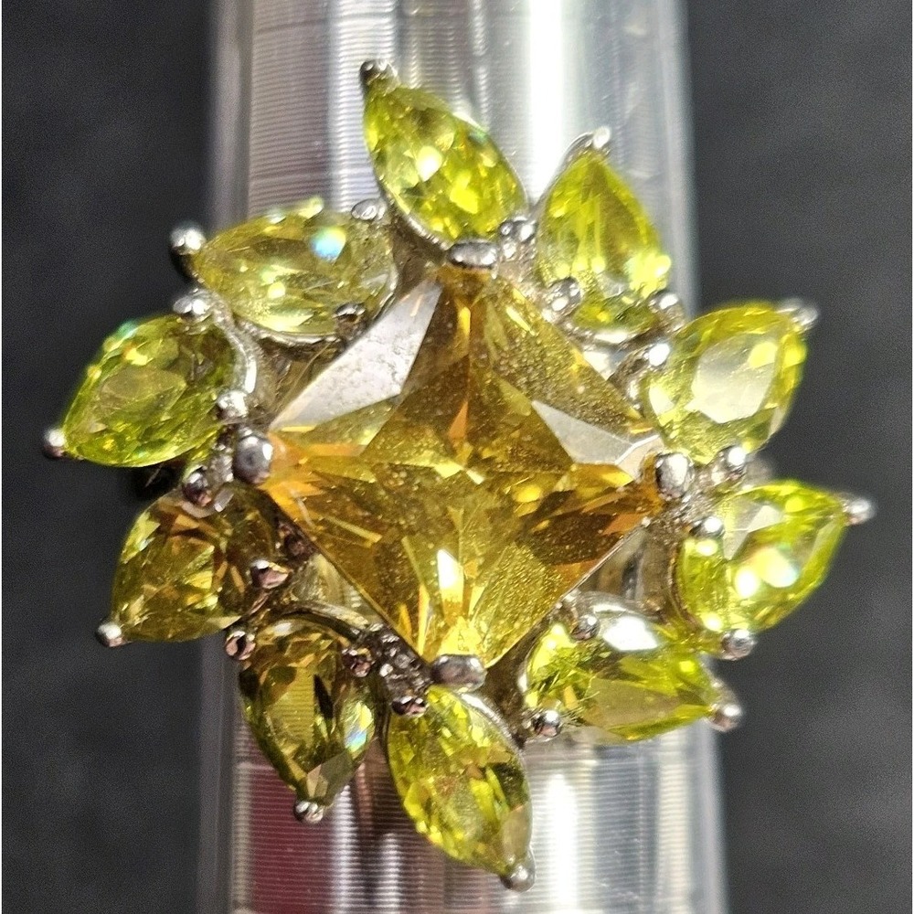 Vintage Yellow/Peridot-CZ Flower Setting Style Ring Sterling Silver 9.25 size 7